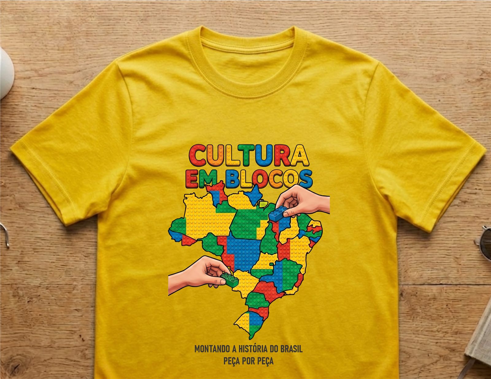 Camiseta Cultura em Blocos na cor amarela